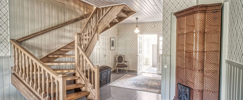 Päärakennuksen aulatila